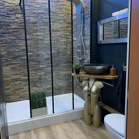 La Cle Des Plaisirs Apartment *